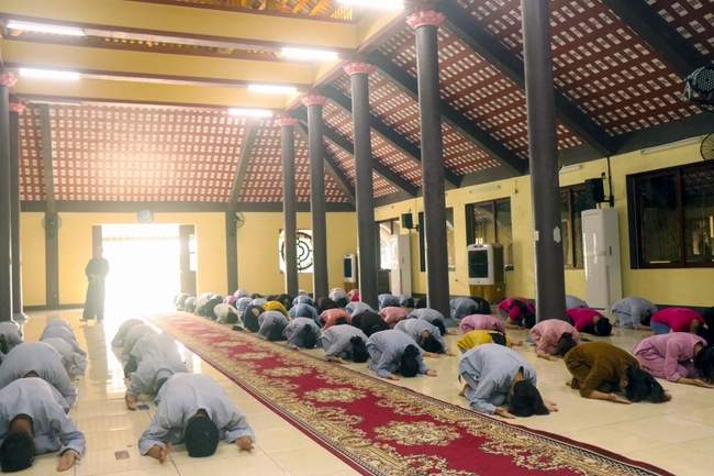 The retreat of Tea Meditation: Comeback to listening” at Hoa Phuc Pagoda.