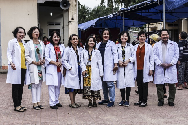 Medical examining, medicine supplying and gift giving in Binh Dinh