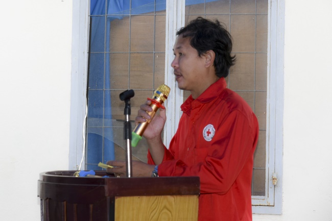 Medical examining, medicine supplying and gift giving in Binh Dinh