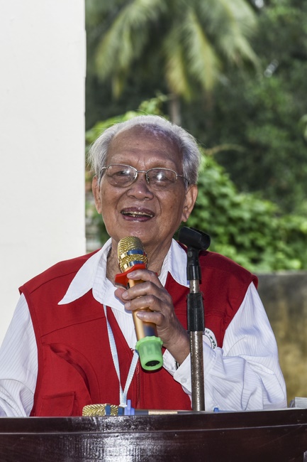 Medical examining, medicine supplying and gift giving in Binh Dinh