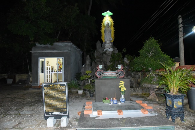 Medical examining, medicine supplying and gift giving in Binh Dinh