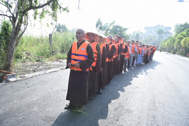 Freeing creatures at Co Bac ferry in Can Tho