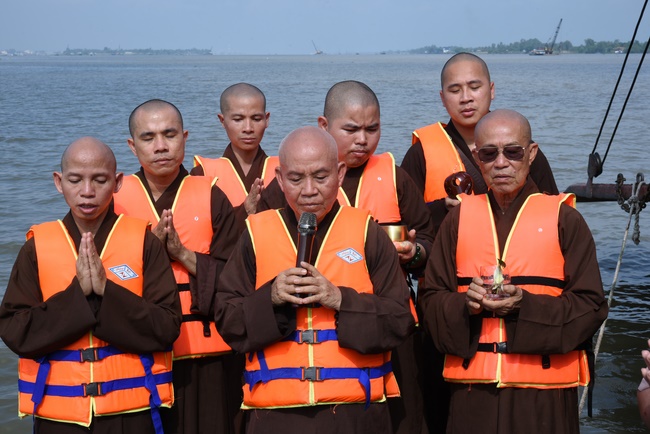 Freeing creatures at Co Bac ferry in Can Tho