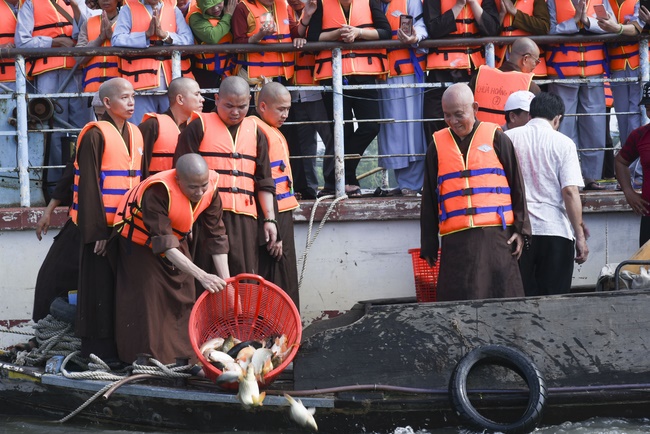 Freeing creatures at Co Bac ferry in Can Tho