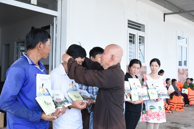 Freeing creatures at Co Bac ferry in Can Tho