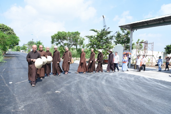 Freeing creatures at Co Bac ferry in Can Tho
