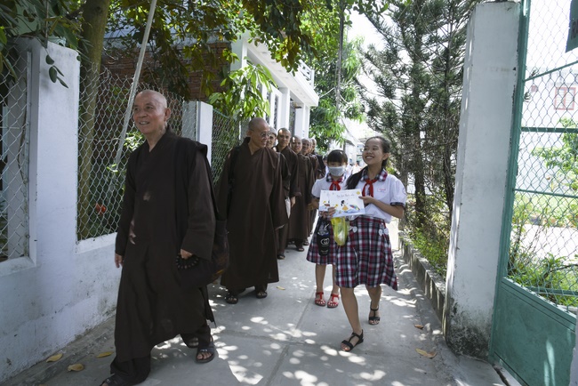Freeing creatures at Co Bac ferry in Can Tho