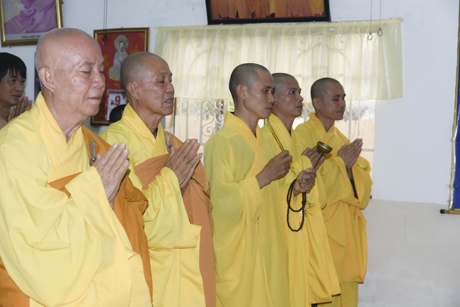 Freeing creatures at Co Bac ferry in Can Tho