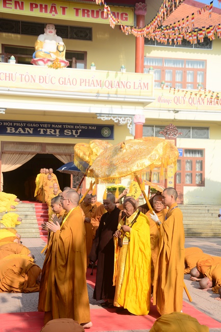 Receiving precepts from the Dieu Tam precept altar of the monks at Hoang Phap Pagoda
