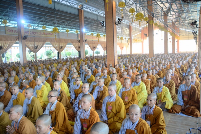 Receiving precepts from the Dieu Tam precept altar of the monks at Hoang Phap Pagoda