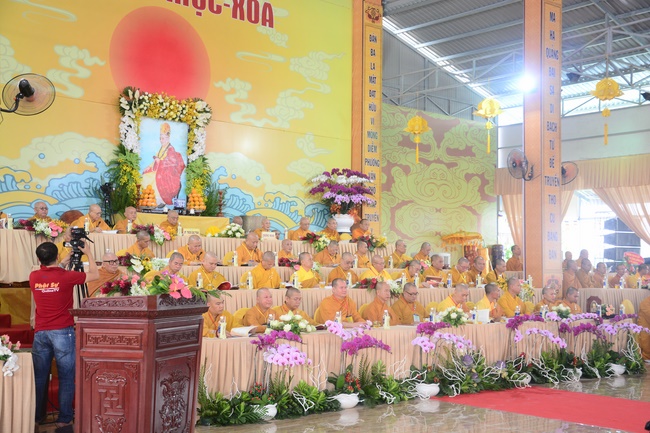Receiving precepts from the Dieu Tam precept altar of the monks at Hoang Phap Pagoda