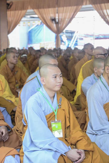 Receiving precepts from the Dieu Tam precept altar of the monks at Hoang Phap Pagoda
