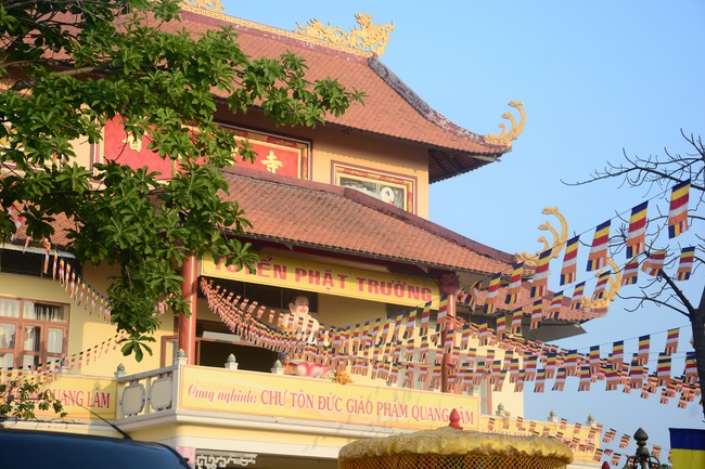 Receiving precepts from the Dieu Tam precept altar of the monks at Hoang Phap Pagoda