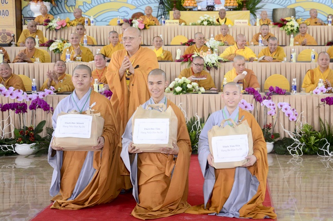 Receiving precepts from the Dieu Tam precept altar of the monks at Hoang Phap Pagoda