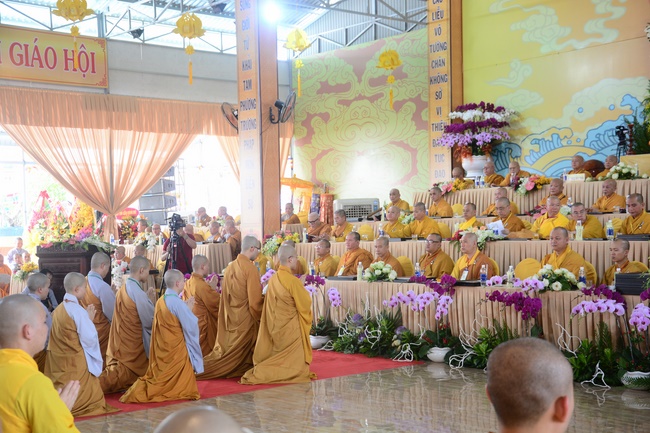 Receiving precepts from the Dieu Tam precept altar of the monks at Hoang Phap Pagoda