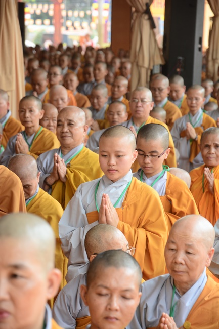 Receiving precepts from the Dieu Tam precept altar of the monks at Hoang Phap Pagoda