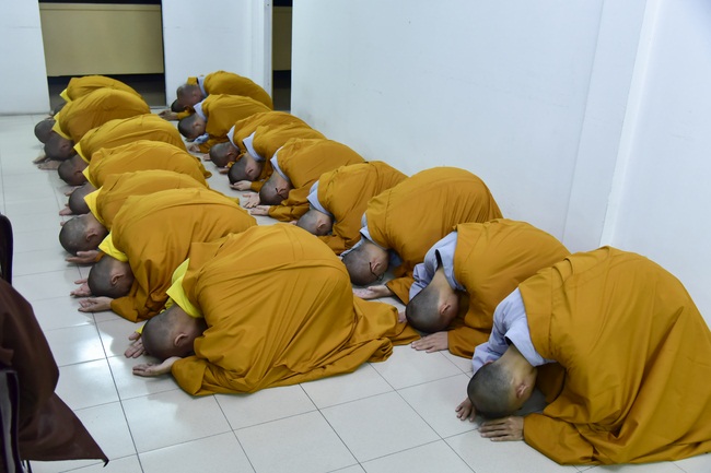 Receiving precepts from the Dieu Tam precept altar of the monks at Hoang Phap Pagoda