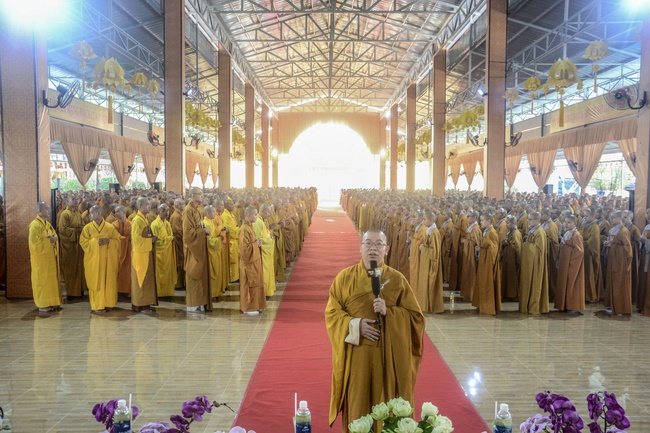 Receiving precepts from the Dieu Tam precept altar of the monks at Hoang Phap Pagoda