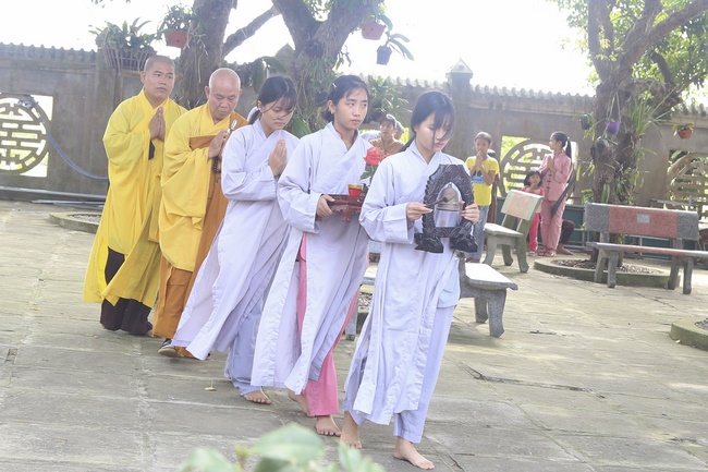 One-day Retreat at Dong Cao Pagoda