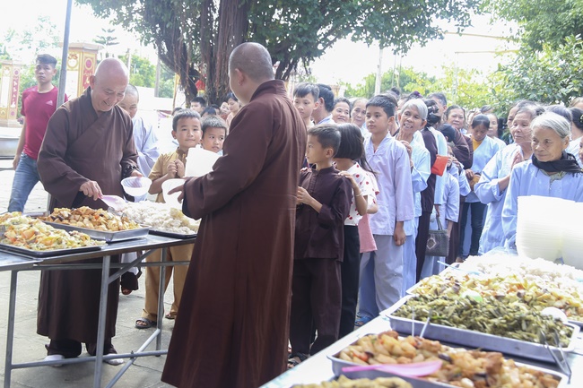 One-day Retreat at Dong Cao Pagoda