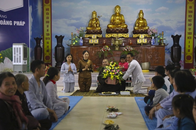 The  ceremony putting the Buddha statue at Dong Cao Pagoda
