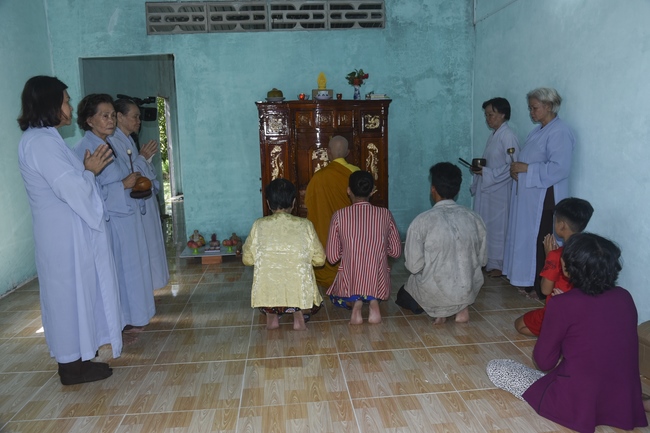 Granting Charity House in Hau Giang Province