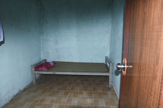 Granting Charity House in Hau Giang Province