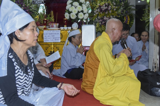 Granting Charity House in Hau Giang Province