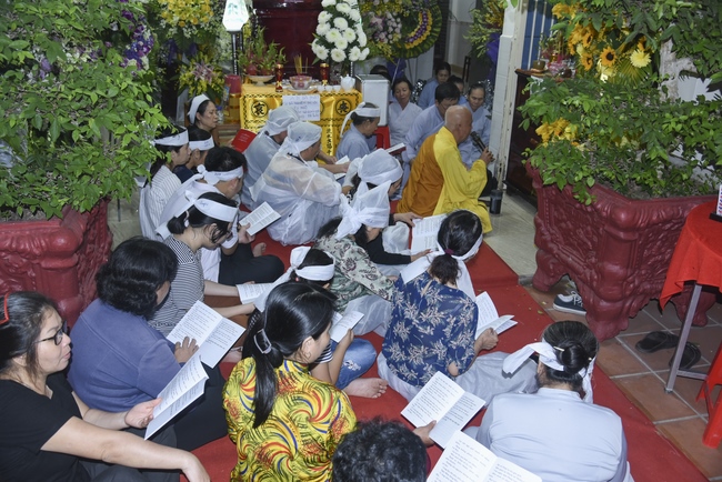 Granting Charity House in Hau Giang Province