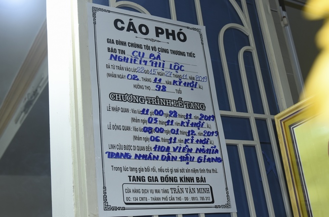 Granting Charity House in Hau Giang Province