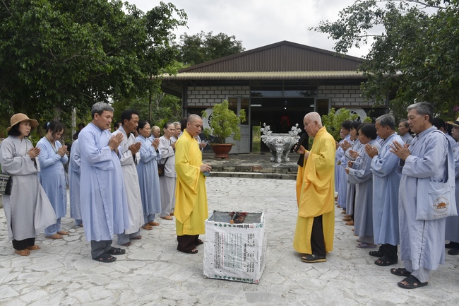 The 8th Day - charity trip in Binh Thuan