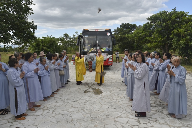 The 8th Day - charity trip in Binh Thuan