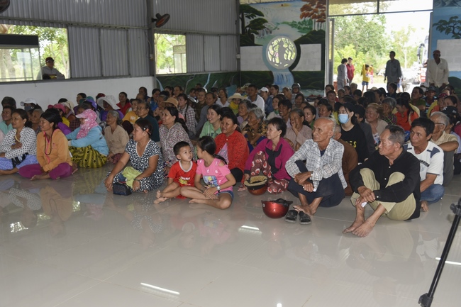 The 8th Day - charity trip in Binh Thuan