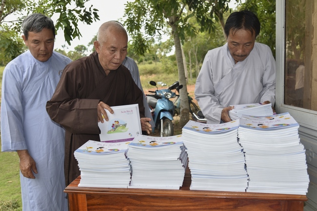 The 8th Day - charity trip in Binh Thuan