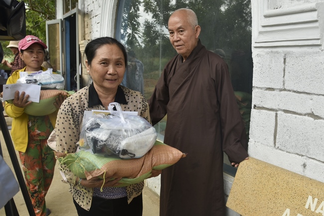 The 8th Day - charity trip in Binh Thuan