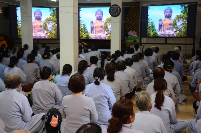 Tu niệm Phật một ngày