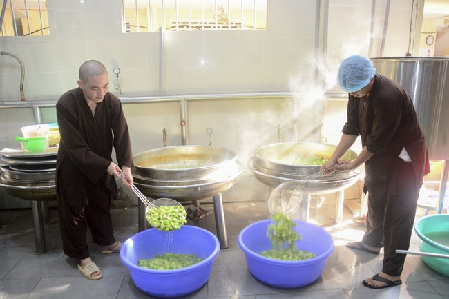 Tu niệm Phật một ngày