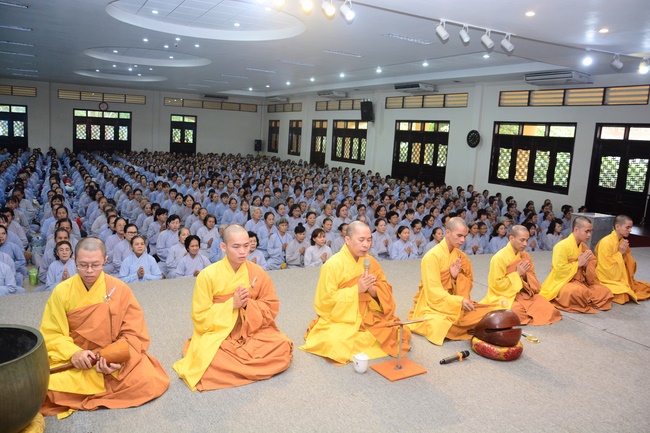 Tu niệm Phật một ngày