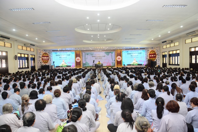 Tu niệm Phật một ngày