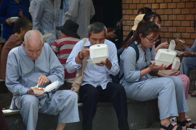 Tu niệm Phật một ngày