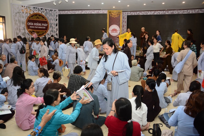 Tu niệm Phật một ngày