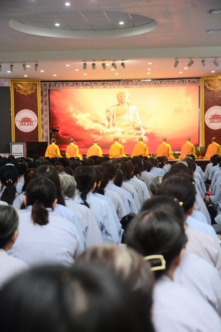 Tu niệm Phật một ngày