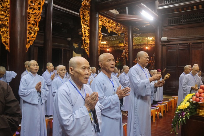 Ten-day Cultivation Course at Hoa Phuc Pagoda.