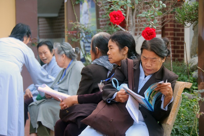 Ten-day Cultivation Course at Hoa Phuc Pagoda.