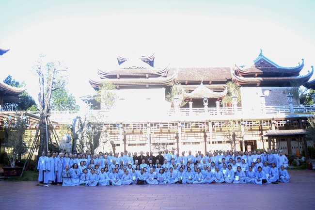 Ten-day Cultivation Course at Hoa Phuc Pagoda.