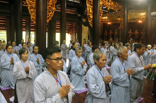 Ten-day Cultivation Course at Hoa Phuc Pagoda.