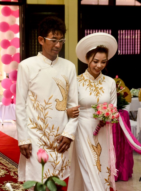 Wedding at the pagoda – Vietnam and Japan Connection.