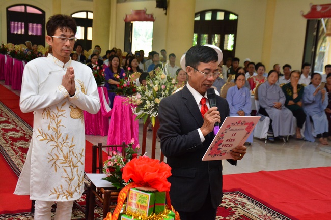 Wedding at the pagoda – Vietnam and Japan Connection.