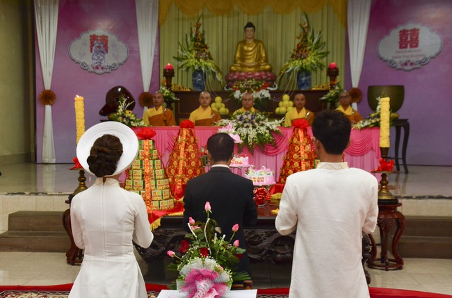 Wedding at the pagoda – Vietnam and Japan Connection.