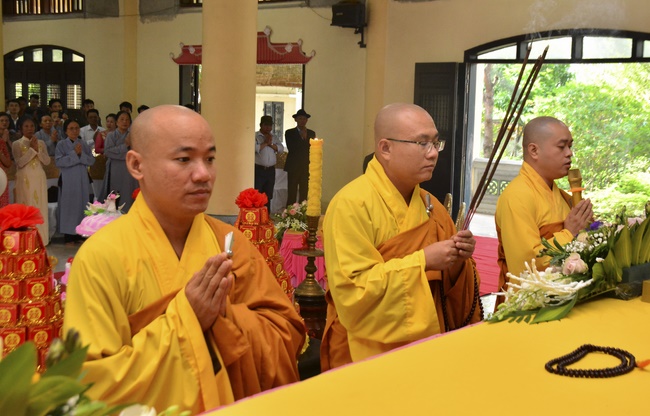 Wedding at the pagoda – Vietnam and Japan Connection.